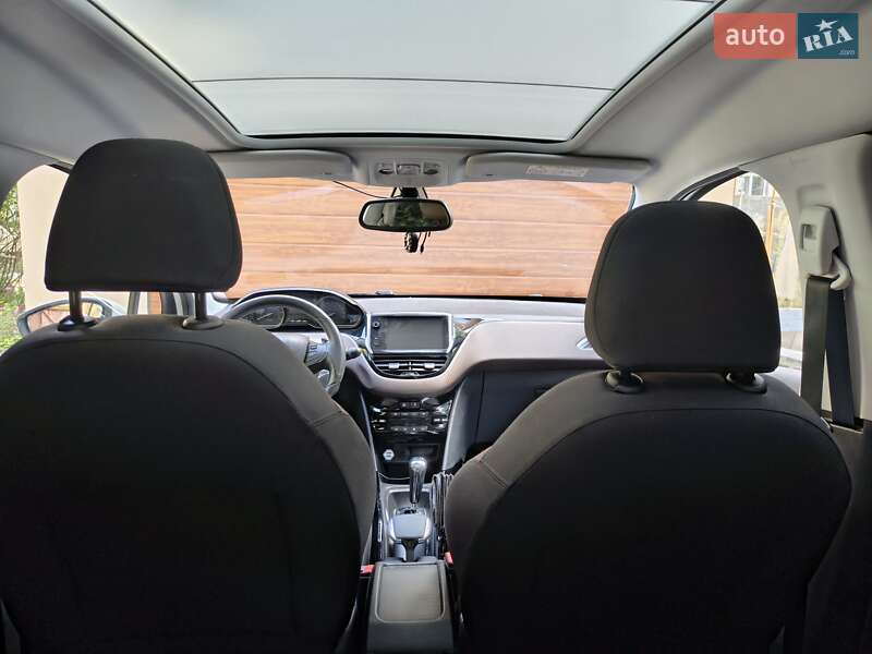 Позашляховик / Кросовер Peugeot 2008 2015 в Івано-Франківську фото 6 Позашляховик / Кросовер Peugeot 2008 2015 в Івано-Франківську