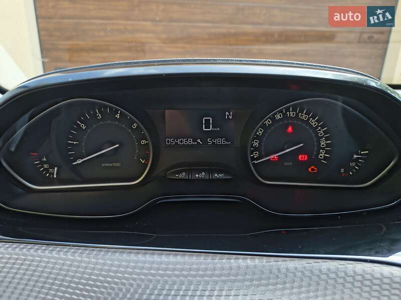 Позашляховик / Кросовер Peugeot 2008 2015 в Івано-Франківську фото 15 Позашляховик / Кросовер Peugeot 2008 2015 в Івано-Франківську