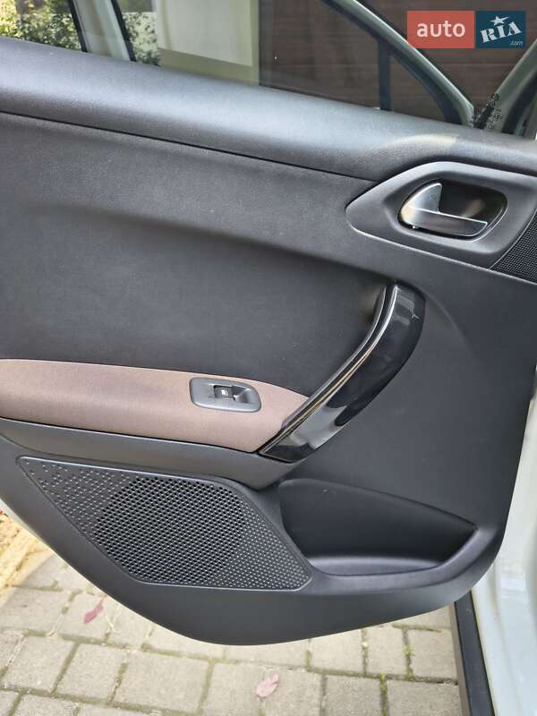 Позашляховик / Кросовер Peugeot 2008 2015 в Івано-Франківську фото 25 Позашляховик / Кросовер Peugeot 2008 2015 в Івано-Франківську