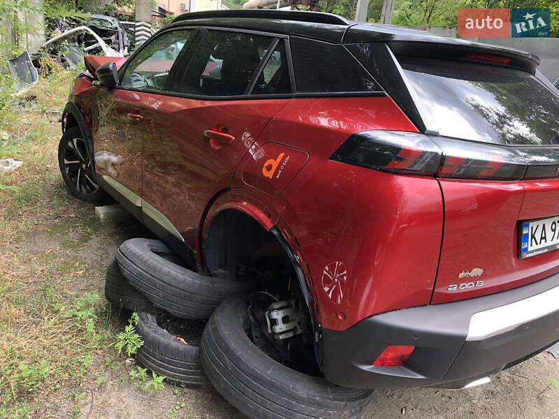 Внедорожник / Кроссовер Peugeot 2008 2021 в 