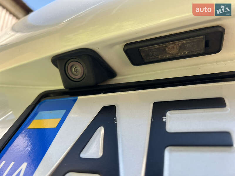 Внедорожник / Кроссовер Peugeot 2008 2017 в Киеве