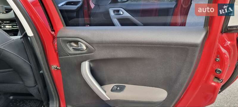 Позашляховик / Кросовер Peugeot 2008 2016 в Харкові