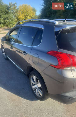 Позашляховик / Кросовер Peugeot 2008 2015 в  фото 6 Позашляховик / Кросовер Peugeot 2008 2015 в