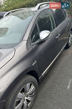 Позашляховик / Кросовер Peugeot 2008 2015 в  фото 11 Позашляховик / Кросовер Peugeot 2008 2015 в