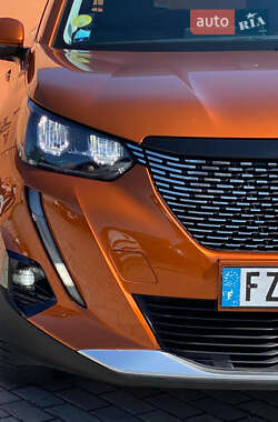 Внедорожник / Кроссовер Peugeot 2008 2021 в 
