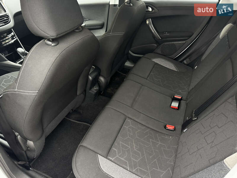 Позашляховик / Кросовер Peugeot 2008 2017 в Києві