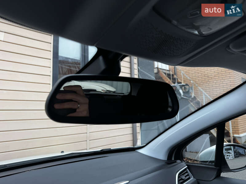 Позашляховик / Кросовер Peugeot 2008 2017 в Києві