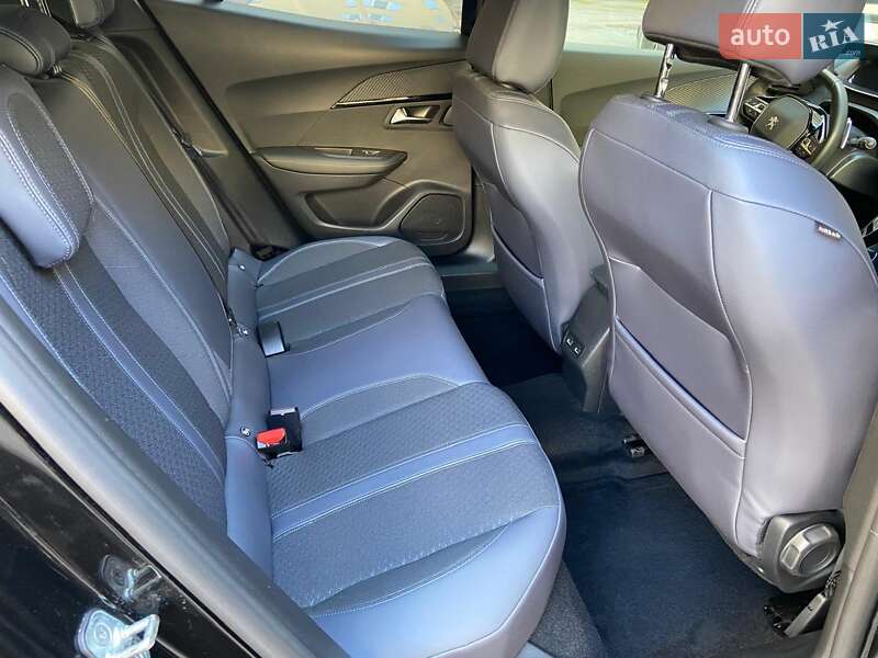 Внедорожник / Кроссовер Peugeot 2008 2020 в Киеве