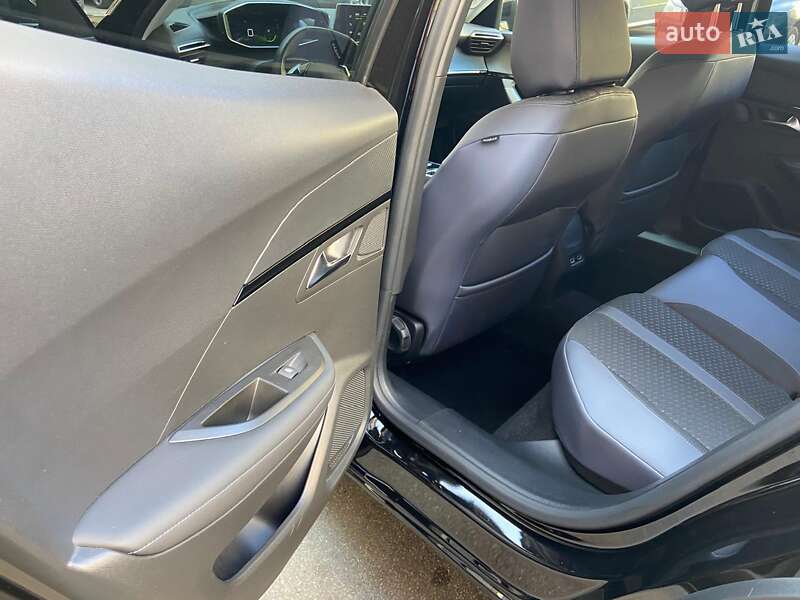 Внедорожник / Кроссовер Peugeot 2008 2020 в Киеве