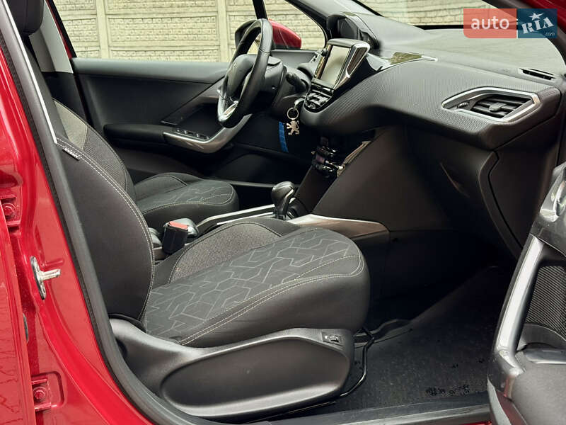 Внедорожник / Кроссовер Peugeot 2008 2018 в Ужгороде фото 27 Внедорожник / Кроссовер Peugeot 2008 2018 в Ужгороде
