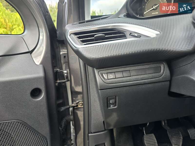 Позашляховик / Кросовер Peugeot 2008 2019 в Хмельницькому