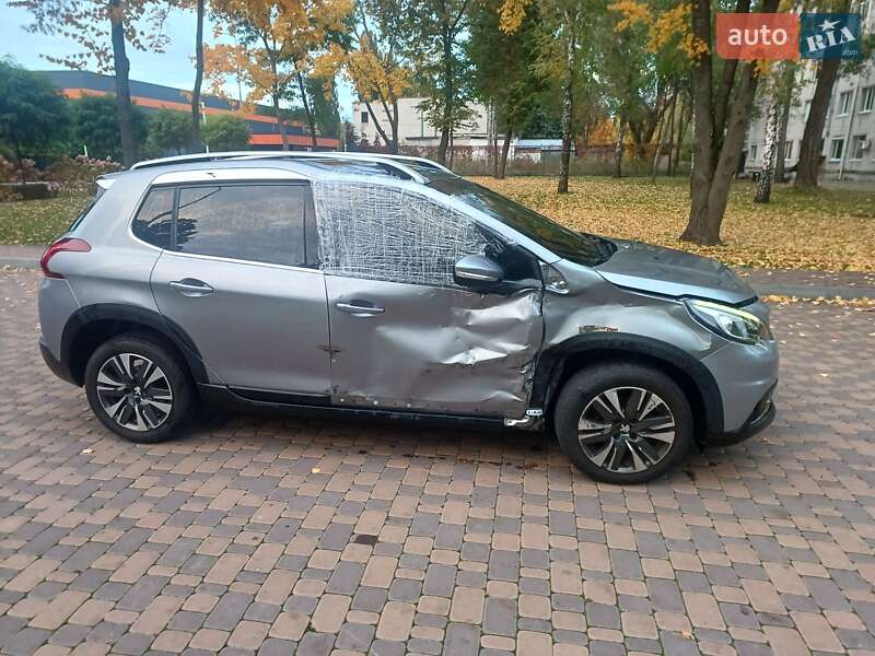 Внедорожник / Кроссовер Peugeot 2008 2016 в Киеве
