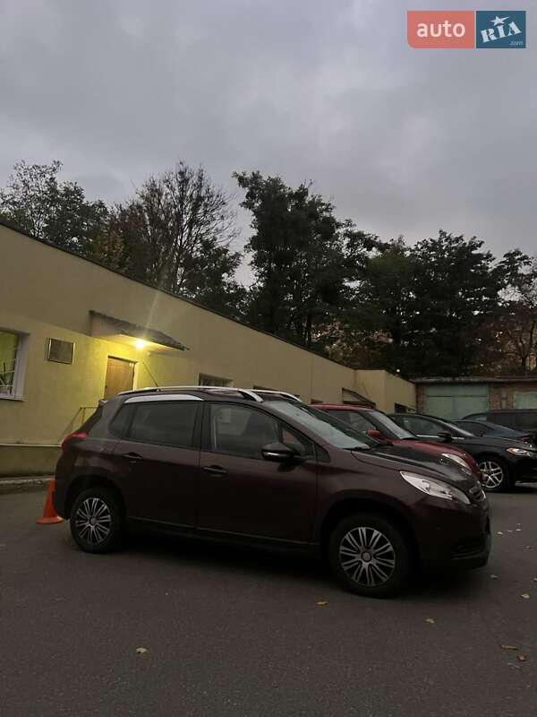 Позашляховик / Кросовер Peugeot 2008 2013 в Вишгороді