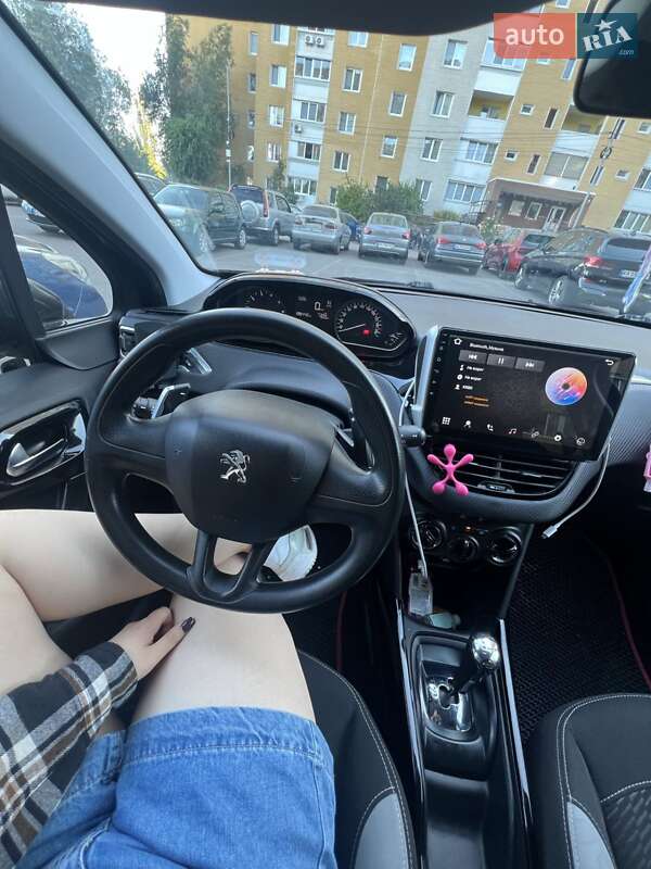 Позашляховик / Кросовер Peugeot 2008 2013 в Вишгороді