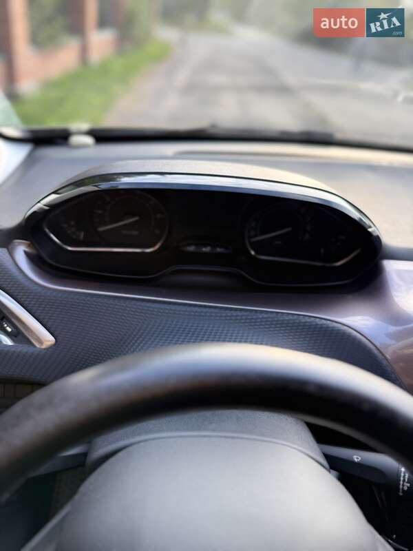 Позашляховик / Кросовер Peugeot 2008 2014 в Південному