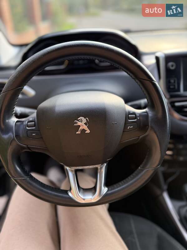 Позашляховик / Кросовер Peugeot 2008 2014 в Південному