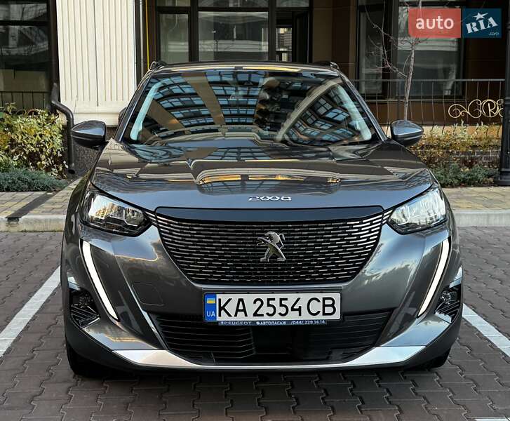 Внедорожник / Кроссовер Peugeot 2008 2021 в Киеве