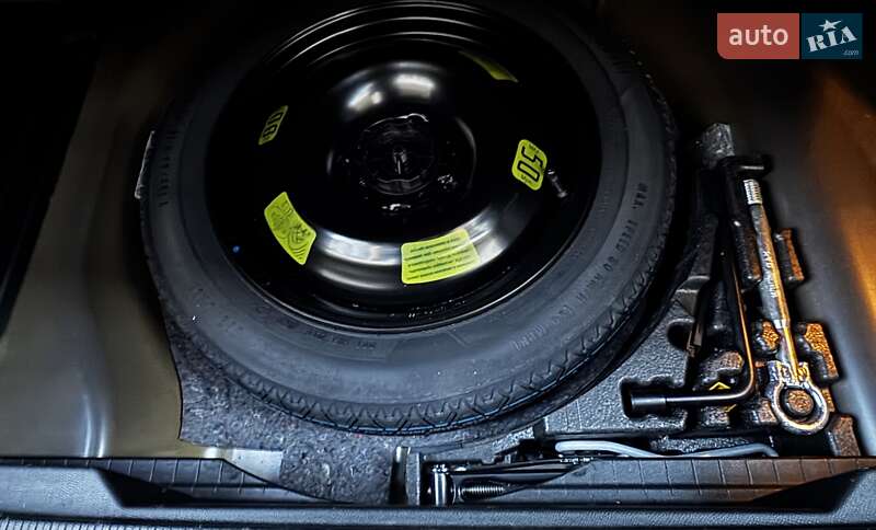 Внедорожник / Кроссовер Peugeot 2008 2021 в Киеве