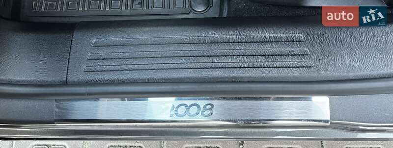 Внедорожник / Кроссовер Peugeot 2008 2021 в Киеве