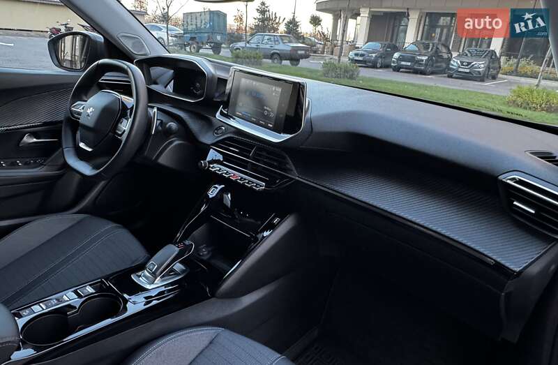 Внедорожник / Кроссовер Peugeot 2008 2021 в Киеве