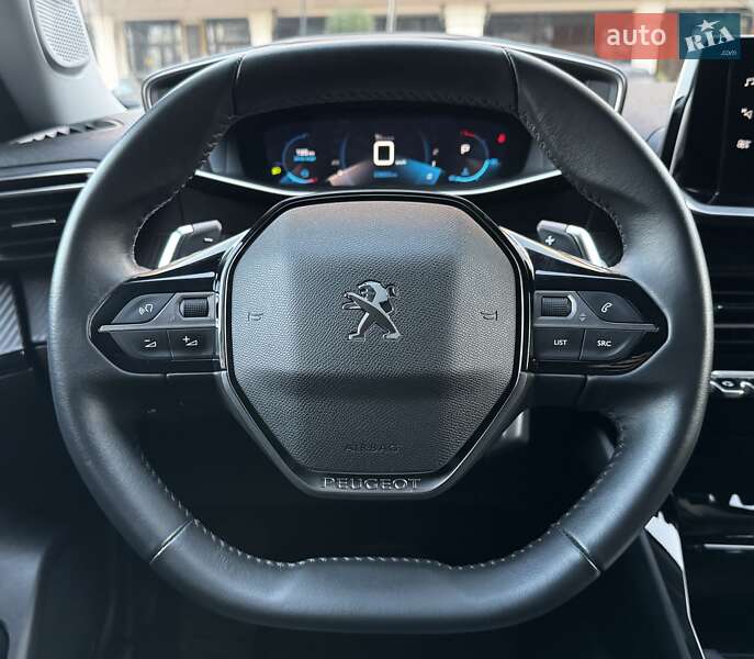 Внедорожник / Кроссовер Peugeot 2008 2021 в Киеве