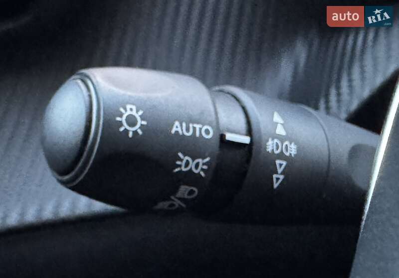 Внедорожник / Кроссовер Peugeot 2008 2021 в Киеве