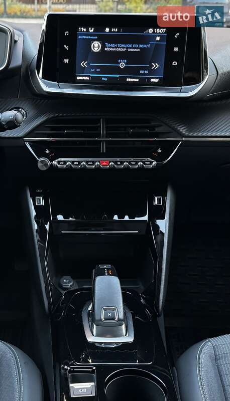 Внедорожник / Кроссовер Peugeot 2008 2021 в Киеве