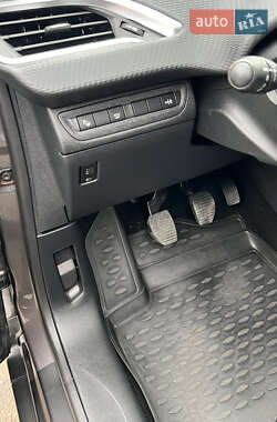 Позашляховик / Кросовер Peugeot 2008 2013 в Бердичеві