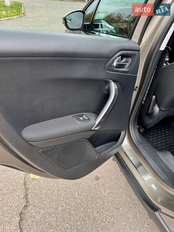 Внедорожник / Кроссовер Peugeot 2008 2017 в Николаеве