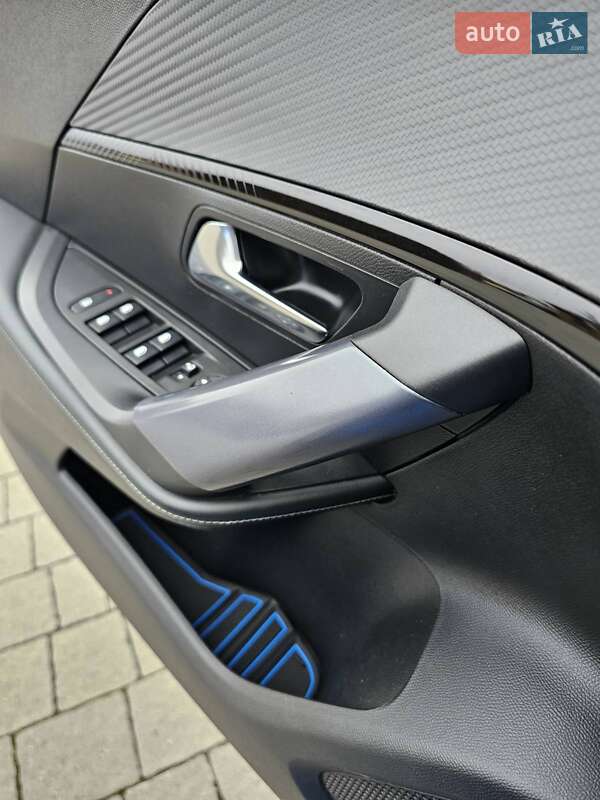 Позашляховик / Кросовер Peugeot 2008 2020 в Стрию