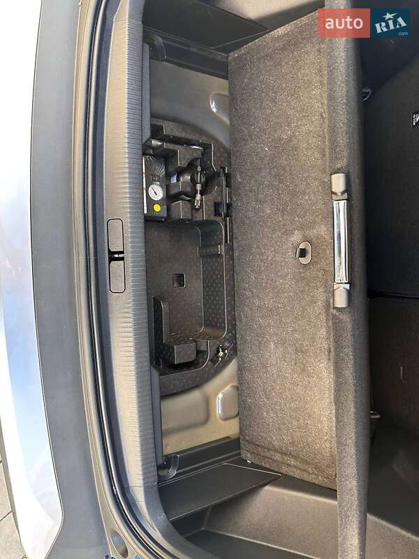 Позашляховик / Кросовер Peugeot 2008 2020 в Івано-Франківську