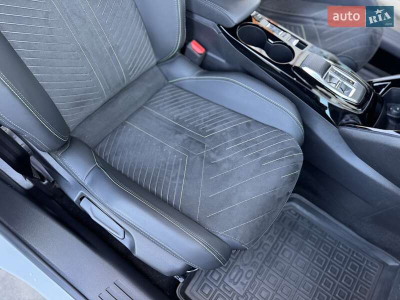 Внедорожник / Кроссовер Peugeot 2008 2023 в Киеве