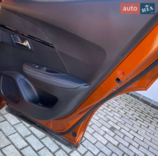 Внедорожник / Кроссовер Peugeot 2008 2021 в Ровно