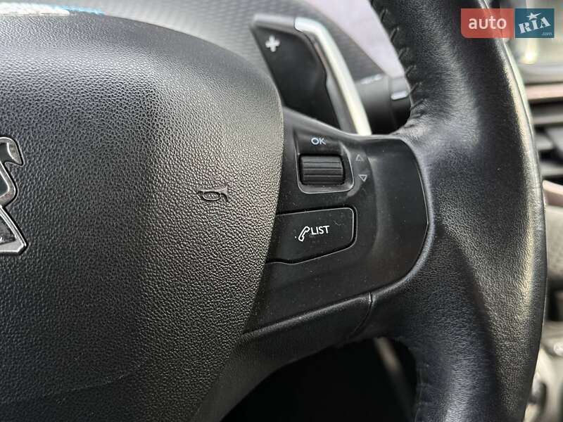 Позашляховик / Кросовер Peugeot 2008 2013 в Києві