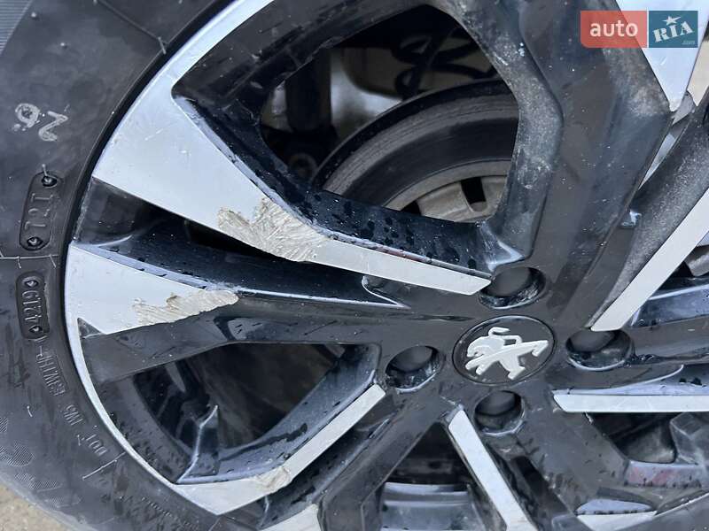 Внедорожник / Кроссовер Peugeot 2008 2020 в Харькове