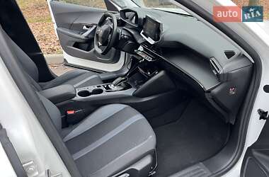 Внедорожник / Кроссовер Peugeot 2008 2020 в Киеве