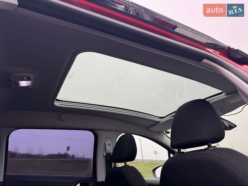 Внедорожник / Кроссовер Peugeot 2008 2018 в Киеве фото 11 Внедорожник / Кроссовер Peugeot 2008 2018 в Киеве