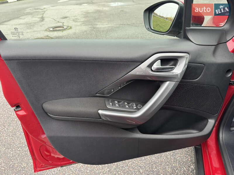 Внедорожник / Кроссовер Peugeot 2008 2018 в Киеве фото 23 Внедорожник / Кроссовер Peugeot 2008 2018 в Киеве