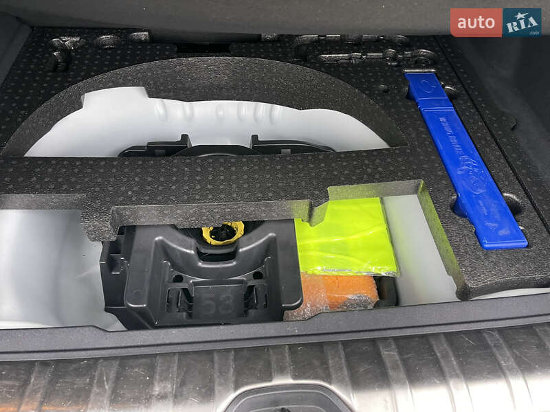 Внедорожник / Кроссовер Peugeot 2008 2015 в Киеве фото 35 Внедорожник / Кроссовер Peugeot 2008 2015 в Киеве