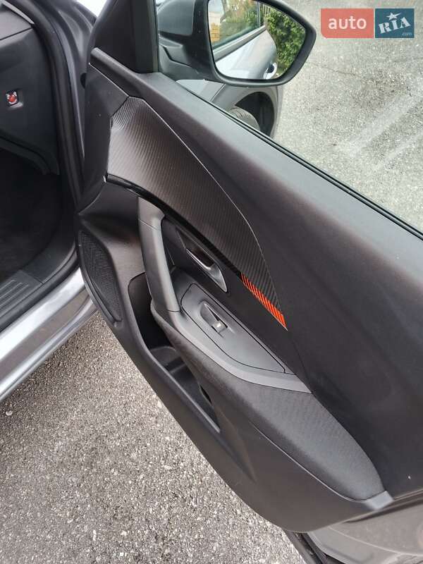 Позашляховик / Кросовер Peugeot 2008 2020 в Полтаві