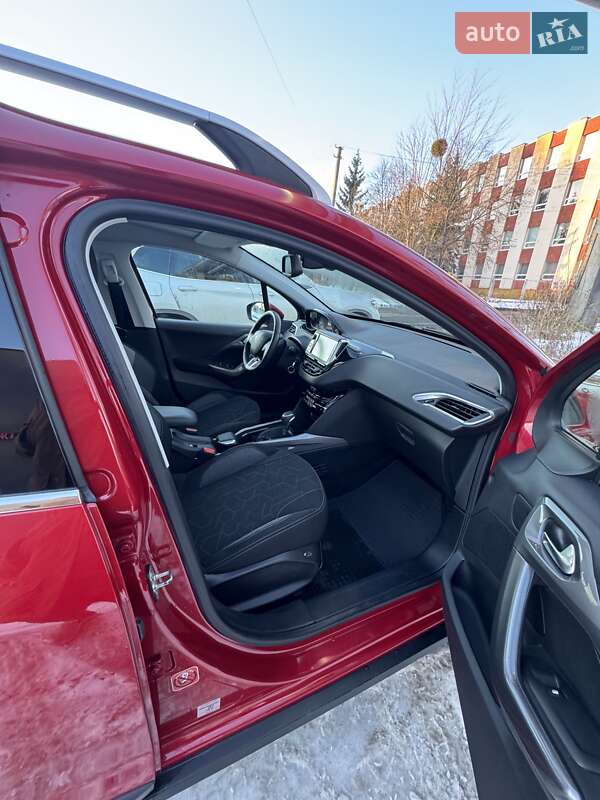 Позашляховик / Кросовер Peugeot 2008 2017 в Львові