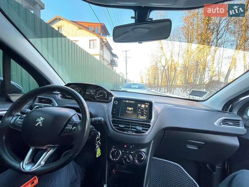 Позашляховик / Кросовер Peugeot 2008 2014 в Львові