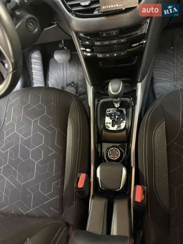 Позашляховик / Кросовер Peugeot 2008 2018 в Києві