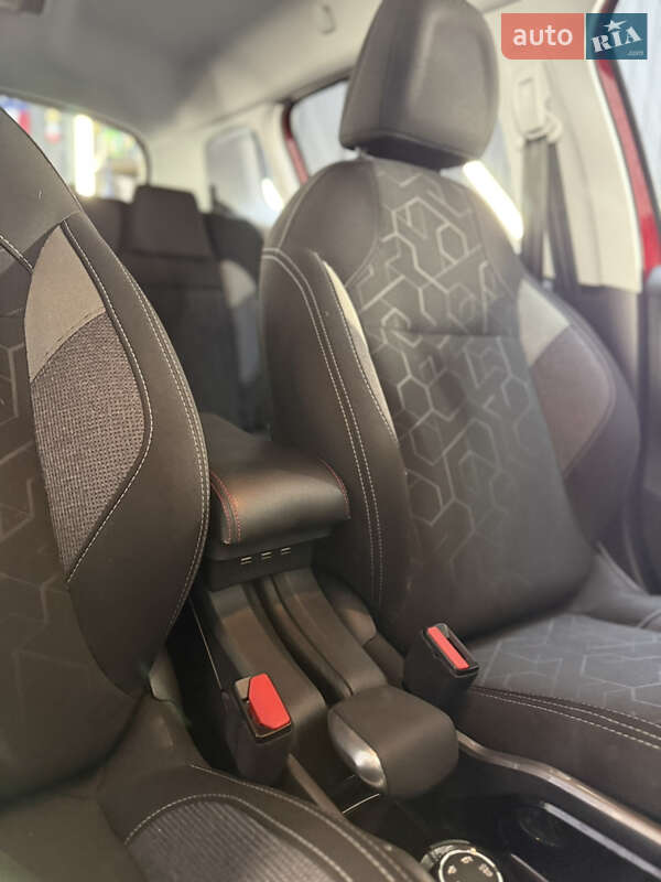 Позашляховик / Кросовер Peugeot 2008 2018 в Києві