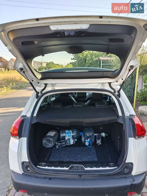 Внедорожник / Кроссовер Peugeot 2008 2015 в Одессе