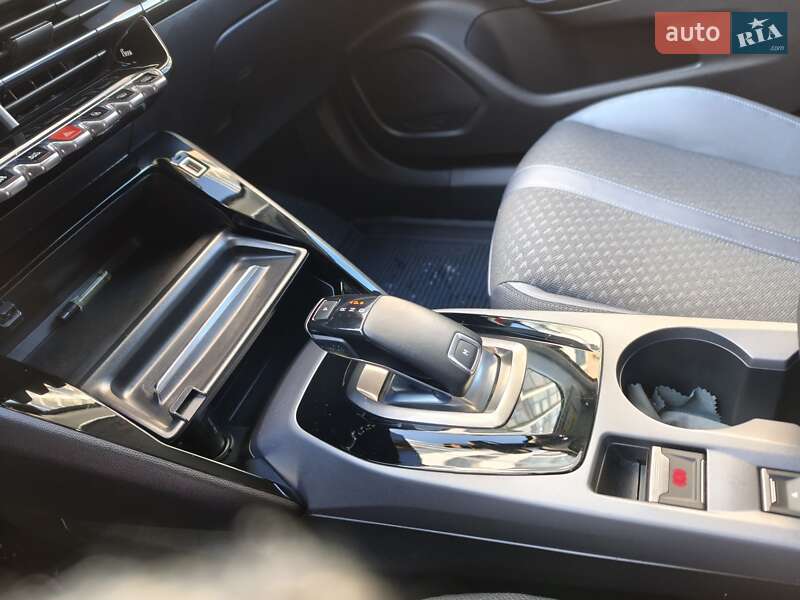 Внедорожник / Кроссовер Peugeot 2008 2020 в Луцке