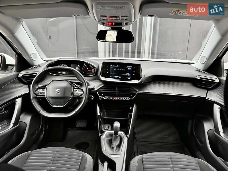 Внедорожник / Кроссовер Peugeot 2008 2021 в Киеве
