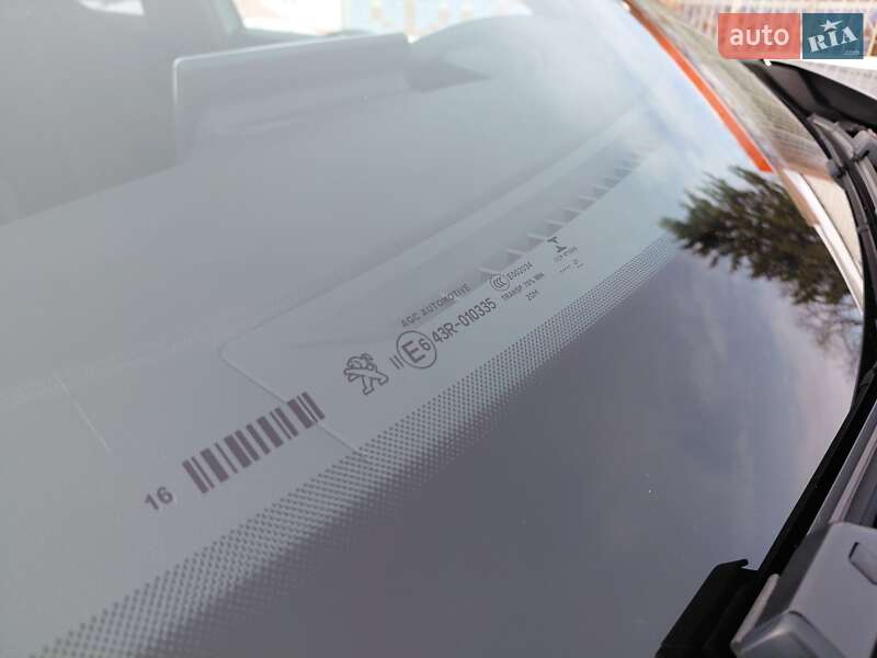 Внедорожник / Кроссовер Peugeot 2008 2021 в Шостке