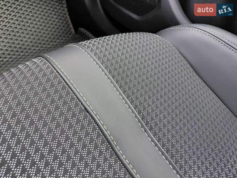 Внедорожник / Кроссовер Peugeot 2008 2021 в Шостке