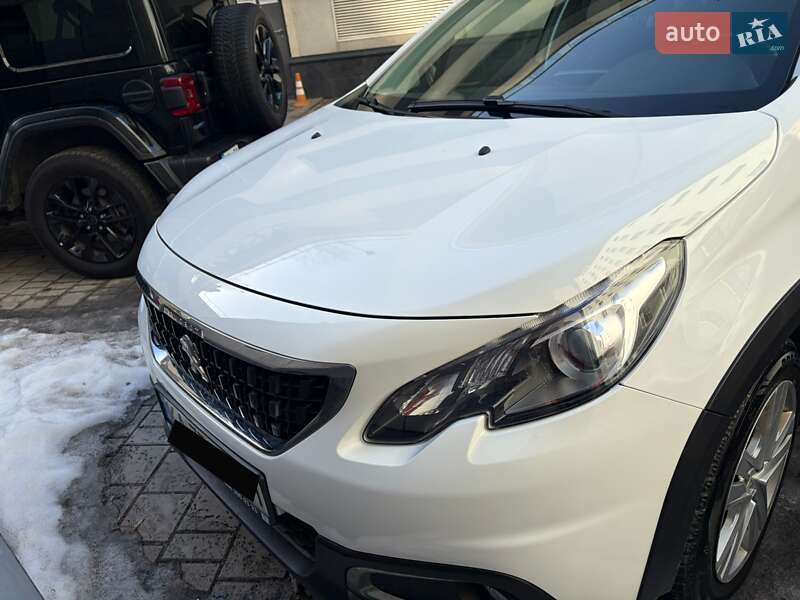 Внедорожник / Кроссовер Peugeot 2008 2019 в Киеве